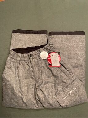 🌸NWT ZeroXposur Girls Insulated Snow Pants - size 8